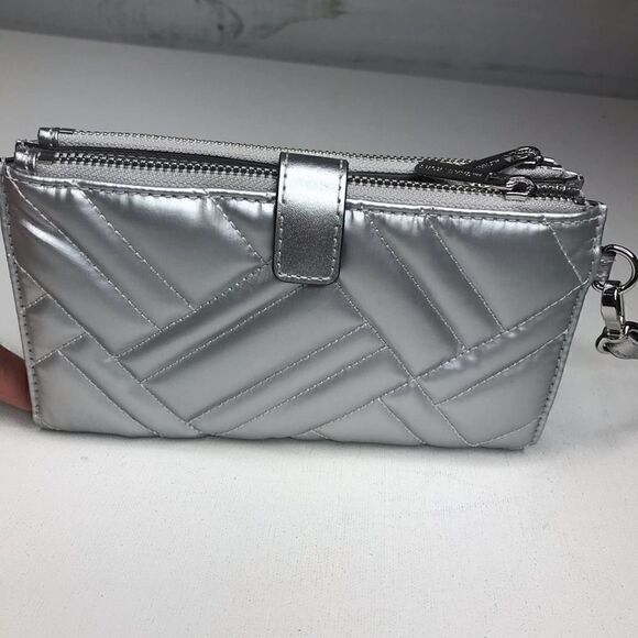 Michael Kors Peyton Lg Wristlet NWT
